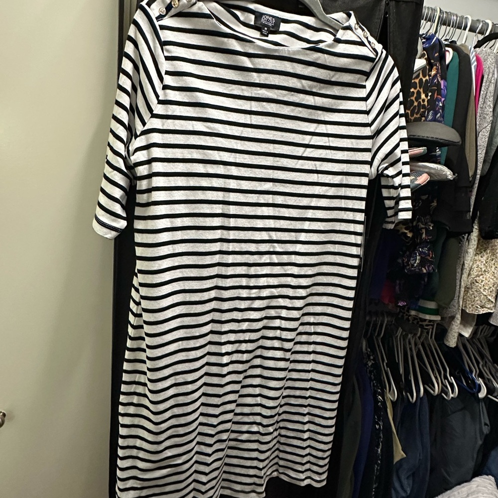 NWT Jones New York Signature Black & White Striped Dress With Button Detail